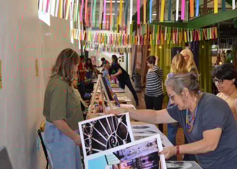 Feira exclusiva das artes visuais apresenta pluralidade de artistas, obras para comercialização e ações gratuitas à comunidade