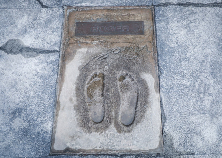 Investigação pelos culpados sobre o vandalismo na calçada ainda segue