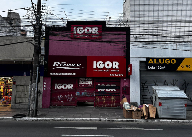 Depois de mais de sete décadas, Ferragem Igor fecha loja no ponto onde começou a operar