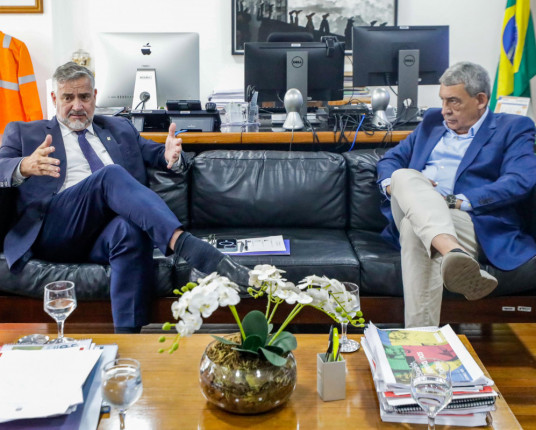 Melo leva demandas da reconstrução de Porto Alegre ao governo federal