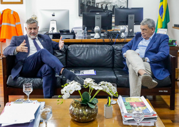 O ministro Paulo Pimenta (PT) se comprometeu a dar "toda a assistência necessária"