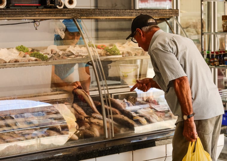 Ao todo, cinco peixarias buscam uma clientela que se mantenha durante o ano todo, e não apenas em datas sazonais