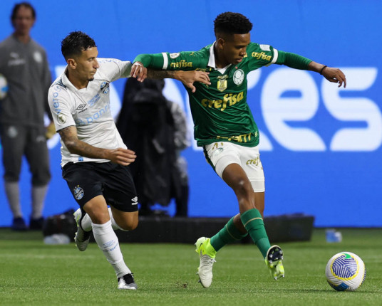 Pelo Brasileirão, Grêmio é dominado e perde por 1 a 0 para o Palmeiras