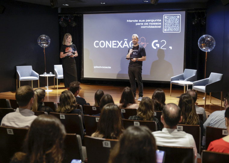 Gabriela Coelho e Gabriel Moreira, sócios do escritório de advocacia G2, participaram da abertura do encontro Conexão G2