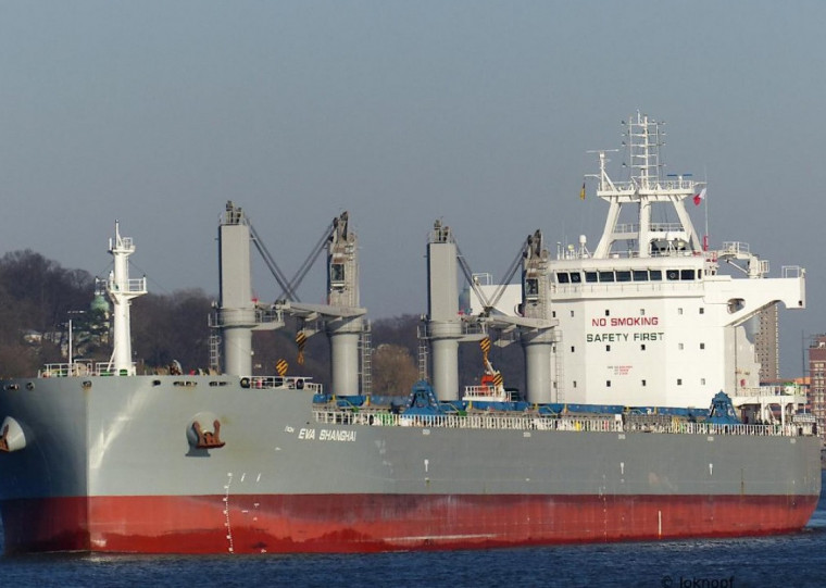 Navio Eva Shangai foi uma das embarcações que encalhou no local