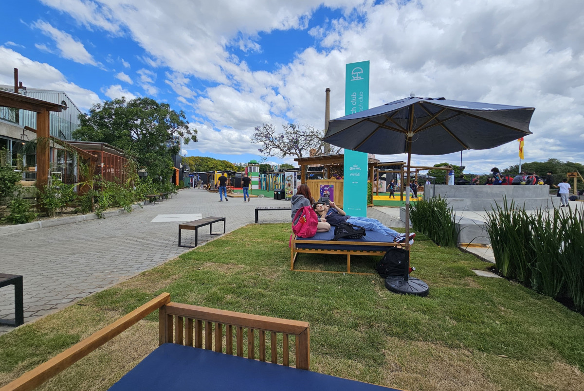 Minuto Varejo - Cais Embarcadero - retorno - após cheias - público - lago guaíba - Porto Alegre - Cais Mauá - lazer turismo - área de passeio - estrutura de cimento - - piso - prevenção enchente | PATRÍCIA COMUNELLO/ESPECIAL/JC