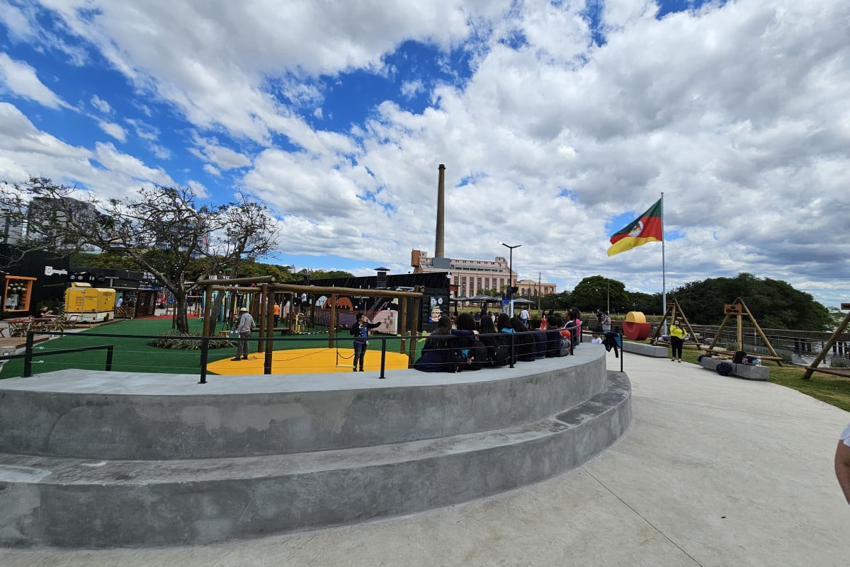 Para reduzir impactos de nova cheia, Cais ganhou bancos de cimento em vez de madeira | PATRÍCIA COMUNELLO/ESPECIAL/JC