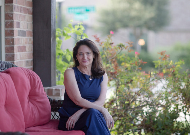 Recado dos dias apresenta uma seleção de crônicas publicadas pela jornalista Cláudia Laitano na última década e tem lançamento na Feira do Livro de domingo (17)