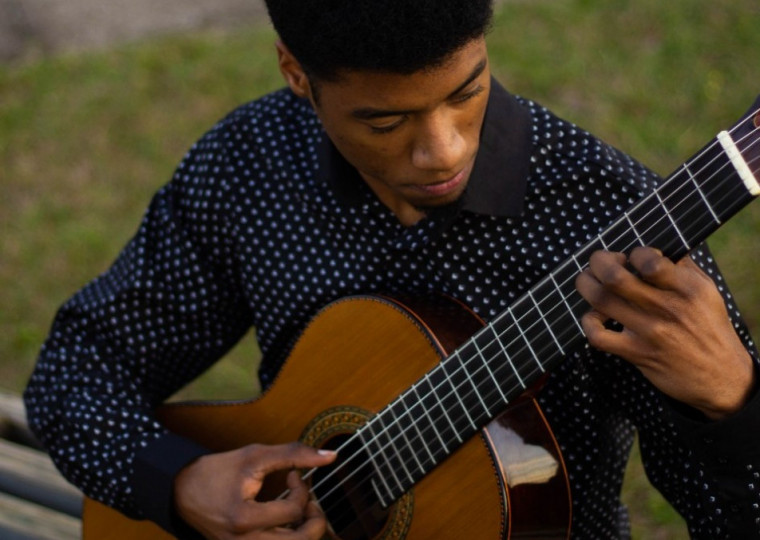 No repertório de domingo (17), obras de Giuliani, Villa-Lobos, Ginastera e Barrios