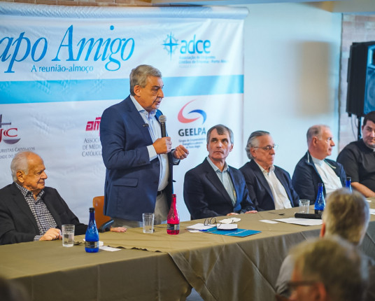 Escritório de Transição ouvirá a sociedade a partir de segunda, diz Melo em reunião da ADCE