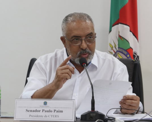 'Fizemos muito, mas há muito por fazer', diz senador Paulo Paim sobre cheias