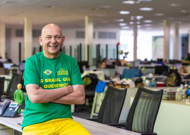 Luciano Hang se manifestou sobre a proposta que altera a jornada de trabalho