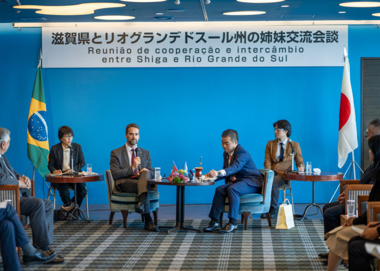 Governador Eduardo Leite se reuniu com o governador da Província de Shiga, Taizō Mikazuki