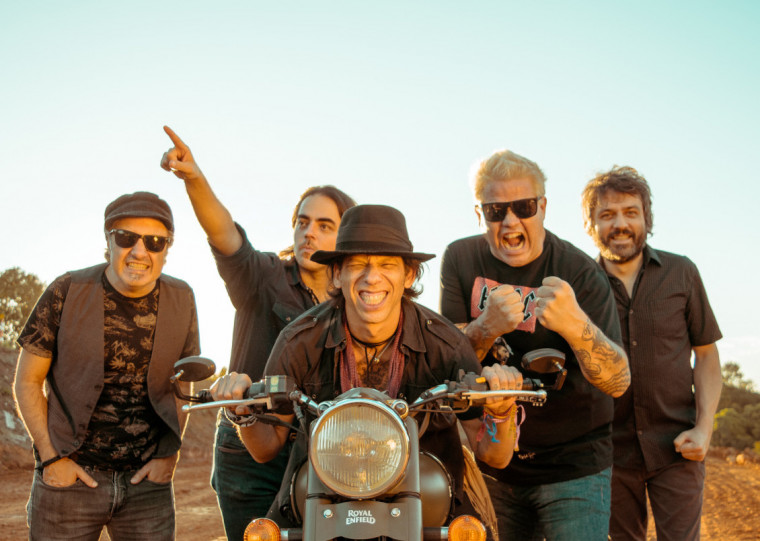 Show com Acústicos & Valvulados (foto), Da Guedes e Luciano Reis será nesta terça-feira (19)