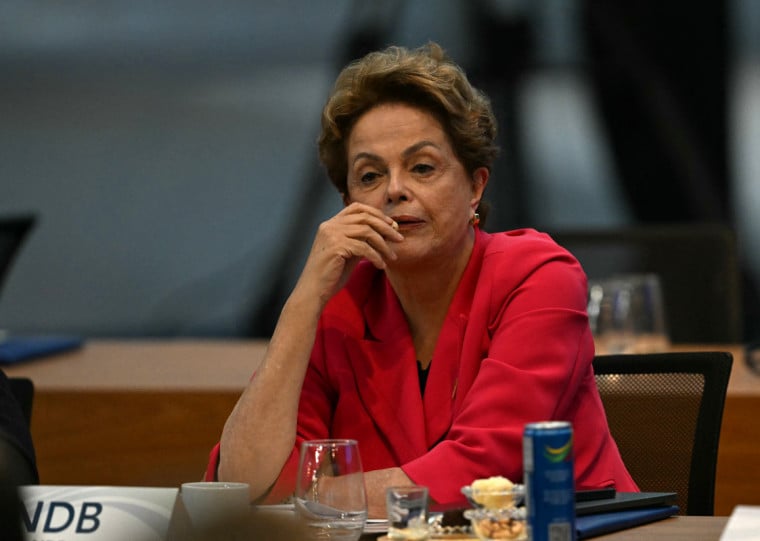 Dilma afirmou neste domingo em Pequim ter sido eleita para um novo mandato à frente da instituição