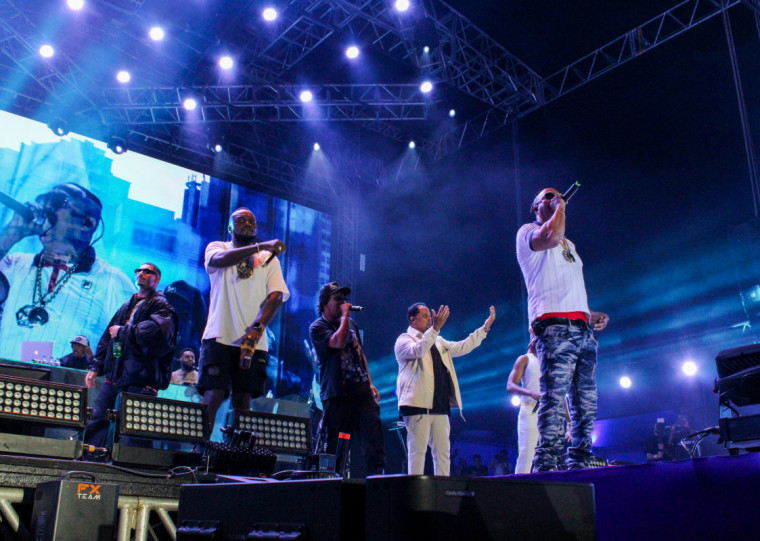 Mano Brown, quebra protocolo ao chamar Filipe Ret e Djonga ao palco para participar de seu show