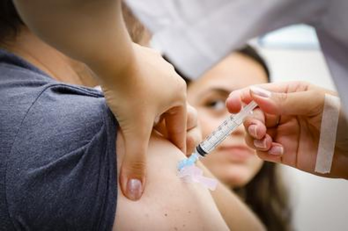 Após a Campanha de Multivacinação, alerta para a dengue e o sarampo é acionado