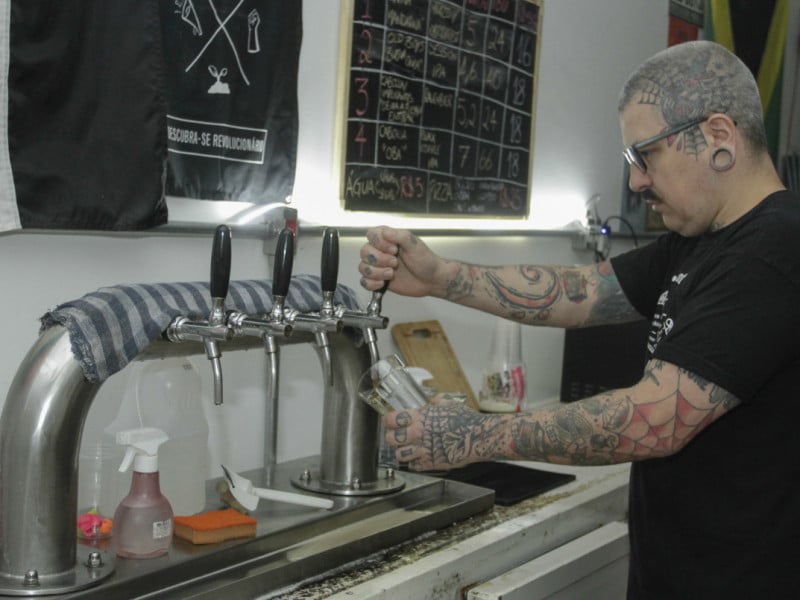 Rocksteady conta com torneira de cervejas locais Foto: EVANDRO OLIVEIRA/JC