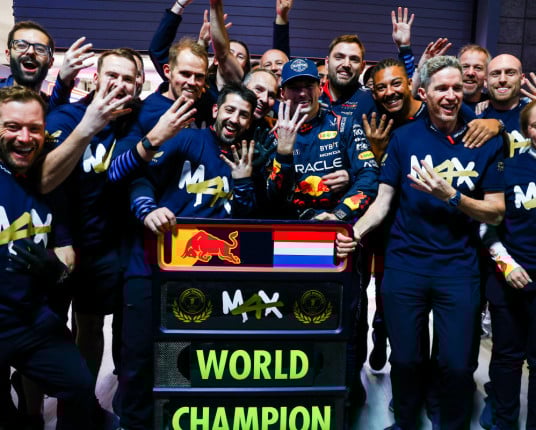 Max Verstappen conquista o tetracampeonato mesmo chegando em 5º