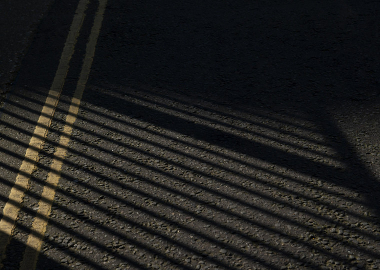 Ambos, o morto e o vivo, colocaram um pouco de humanidade no asfalto degradado da Assis Brasil
