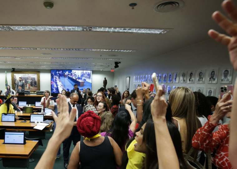 Proibição também avançaria nos casos permitidos pela legislação