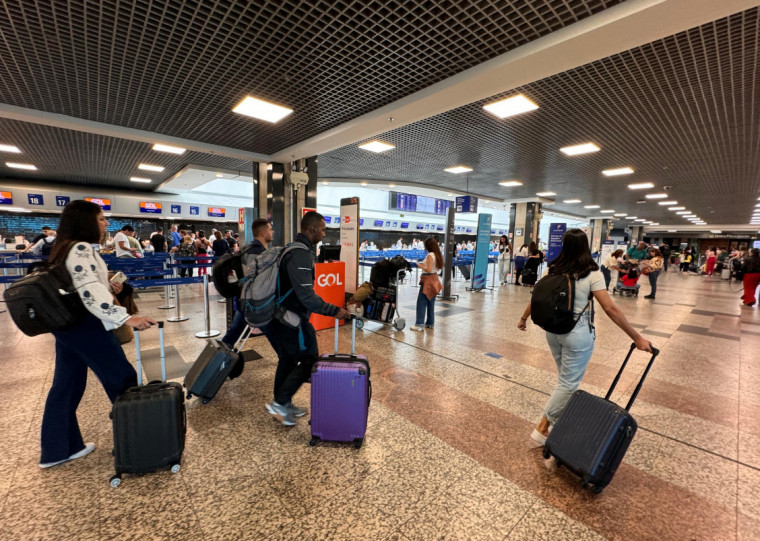 Estima-se que cerca de 11 milhões de pessoas vivem em situação irregular no país, incluindo brasileiros