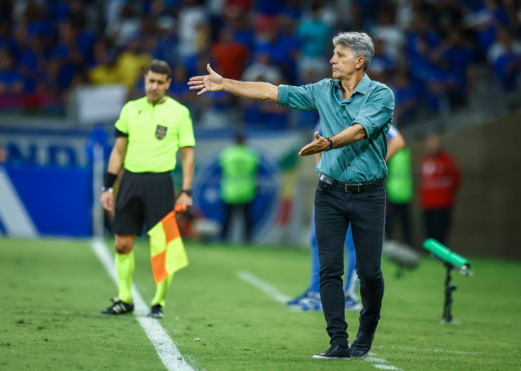 Em sua resposta, o treinador afirmou não ter ameaçado ninguém
