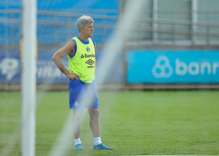 Renato antecipou a volta de Geromel para os onze iniciais