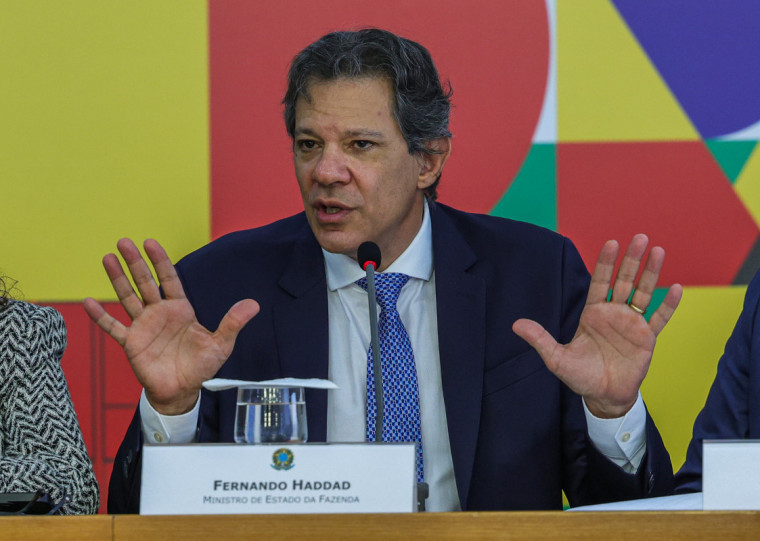 Ministro afirmou que a medida trará "certa flexibilidade", visto que são afetados mais de 10 mil empregos