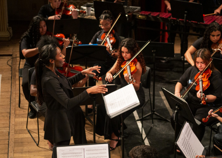 Os alunos apresentam programa com peças clássicas, repertório da MPB e do jazz e canções francesas