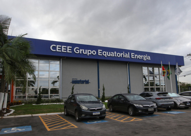 Distribuidora só pode recorrer no campo judicial