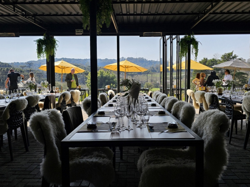 O restaurante tem vista para o Vale dos Vinhedos  Foto:  BACCO WINE HEAVEN/DIVULGAÇÃO/JC