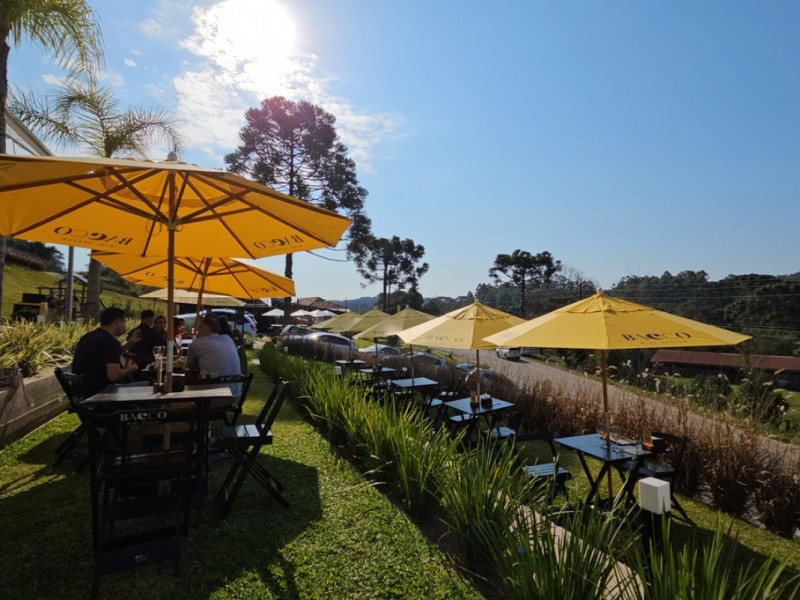 Espaço externo do restaurante BACCO Wine Heaven Foto:  BACCO WINE HEAVEN/DIVULGAÇÃO/JC