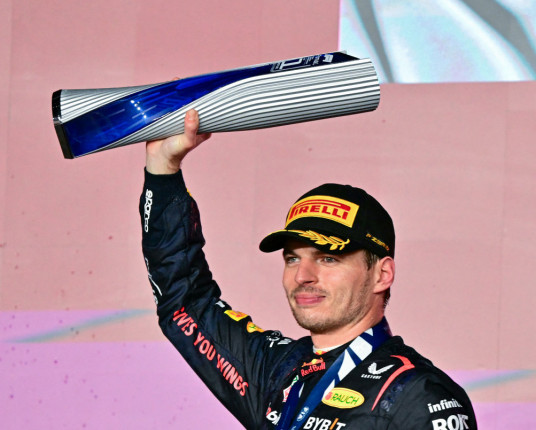 Chefe da Williams vê "desvantagens" em ida de Verstappen para Mercedes