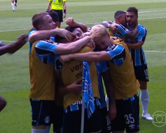 Feliz Ano Novo na Arena: Grêmio arranca vitória sobre São Paulo e afasta risco de Z-4