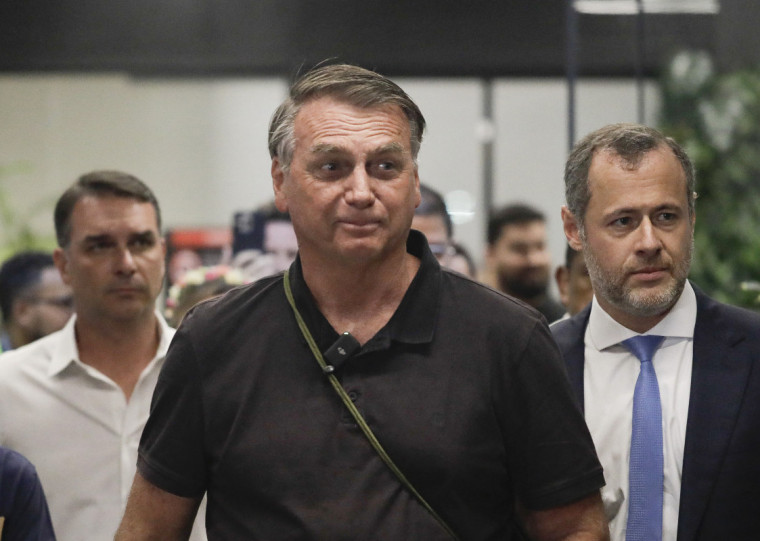 Paulo Gonet também destacou como a viagem pretendia "satisfazer interesse privado" de Bolsonaro, o que não é "imprescindível"