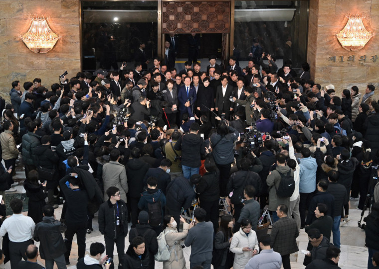 Oposição aprovou uma moção parlamentar para suspender a medida