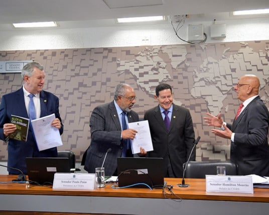 Comissão temporária no Senado sobre cheias no RS aprova relatório final