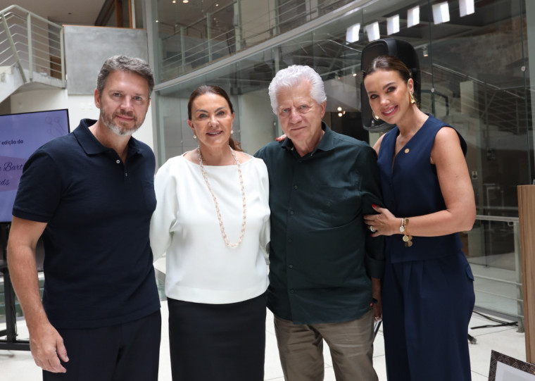 Pedro Bartelle e Claudia Bartelle com os pais Verna e Paulo Warken