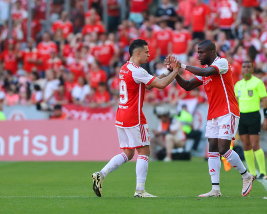 Roger deve estrear formação no Inter para manter Borré e Valencia no time