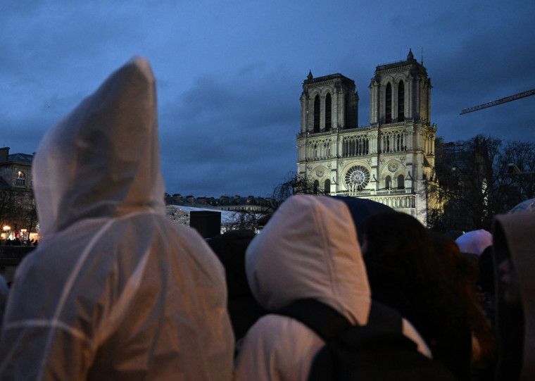 Mais de 30 chefes de Estado atenderam ao convite do governo francês e assistiram à cerimônia