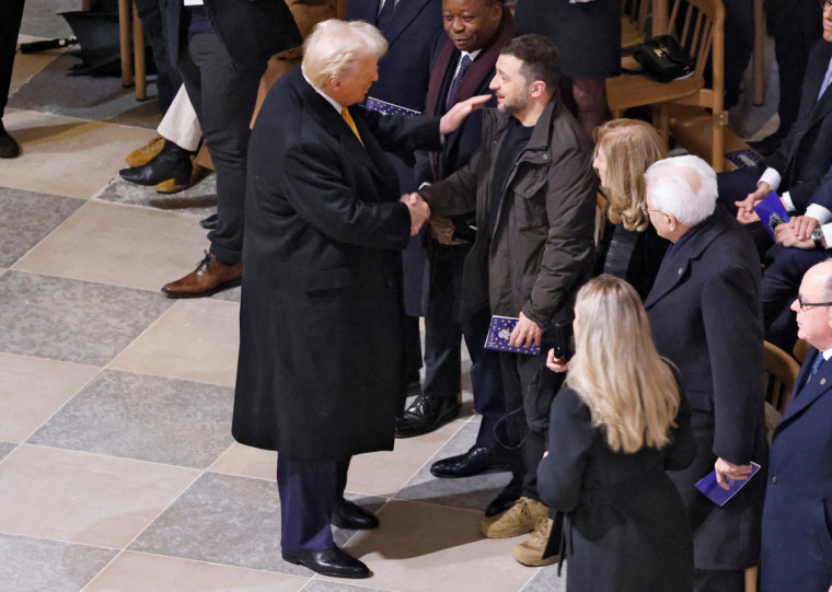 Trump fez seus comentários poucas horas depois de se reunir com Zelensky em Paris