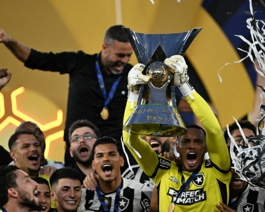 Botafogo é campeão brasileiro e iguala feito de Flamengo de Jorge Jesus