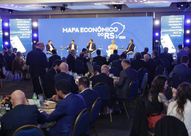 Claudio Teitelbaum, Samanta Takim, Luciano Zuffo e Rodrigo Sousa foram os painelistas do Mapa Econômico de Porto Alegre