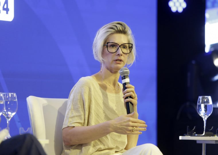Samanta Takimi, presidente da Corsan, durante painel do Mapa Econômico do RS