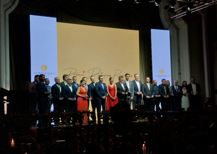 Cerimônia Destaques Renováveis 2024 do Sindienergia-RS aconteceu na Associação Leopoldina Juvenil nesta terça-feira (10)
