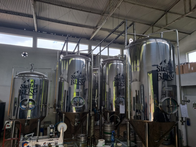 A Steilen Bergse destaca pela produção de diversos estilos de cerveja artesanal, como Weiss, Brown Ale, IPA, Pilsen e Strong Ale Foto: JÚLIA FERNANDES/ESPECIAL/JC