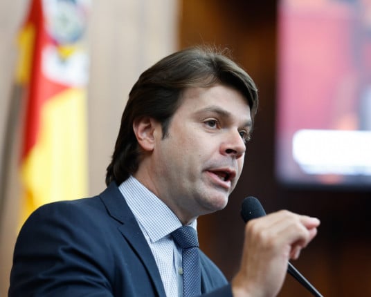 Projeto que propõe programa para negociação de dívidas tributárias no RS gera polêmica