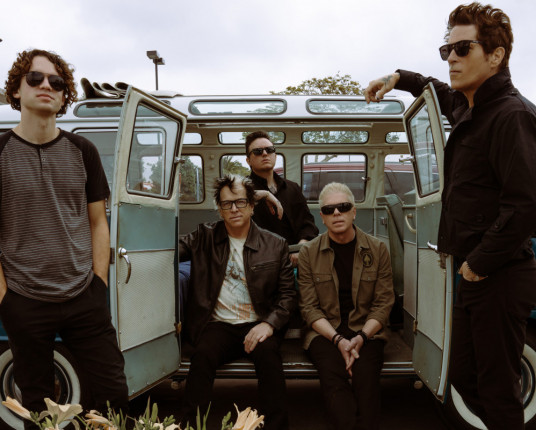 The Offspring traz clássicos do punk rock em show com clima de