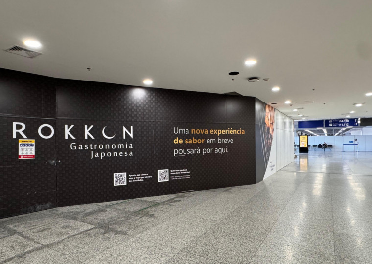 Restaurante de comida japonesa Rokkon já tem tapume anunciando a chegada no embarque doméstico